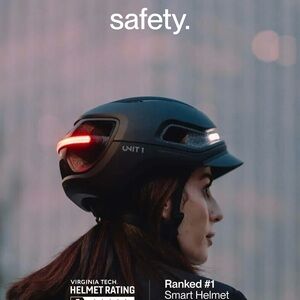 Smart Bike Helmet with Integrated Lights - Black